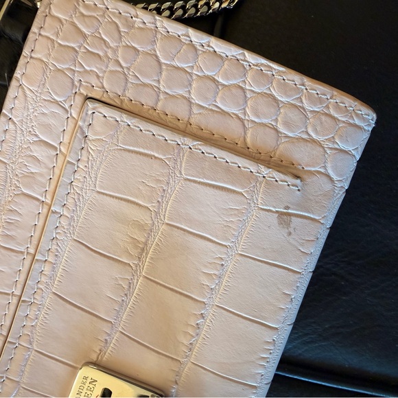 Alexander McQueen skull baby pink Croc-Embossed leather convertible wallet - Picture 4 of 16